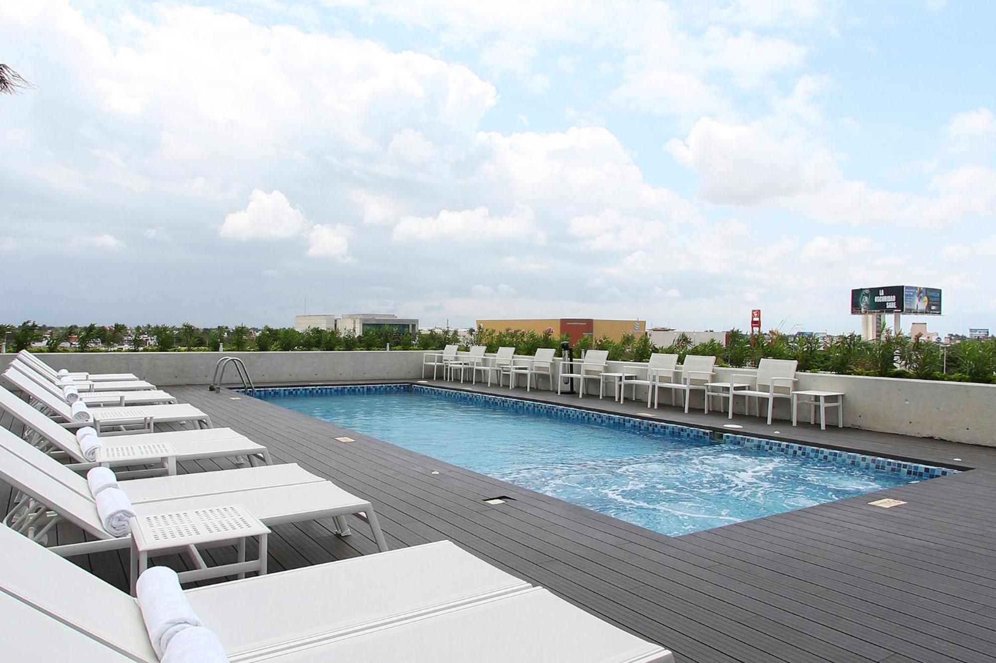 Fiesta Inn Mérida Exteriör bild